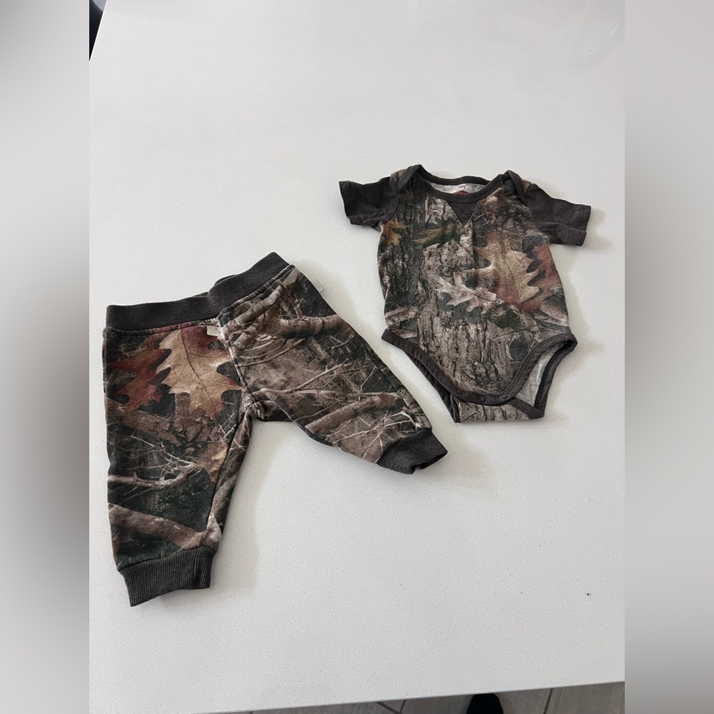 Bass Pro Outdoor Kids Camo Camouflage 2 Piece Set Size 9 Month - Picture 4 of 8
